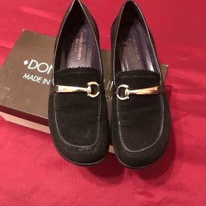Low heeled slip ons
